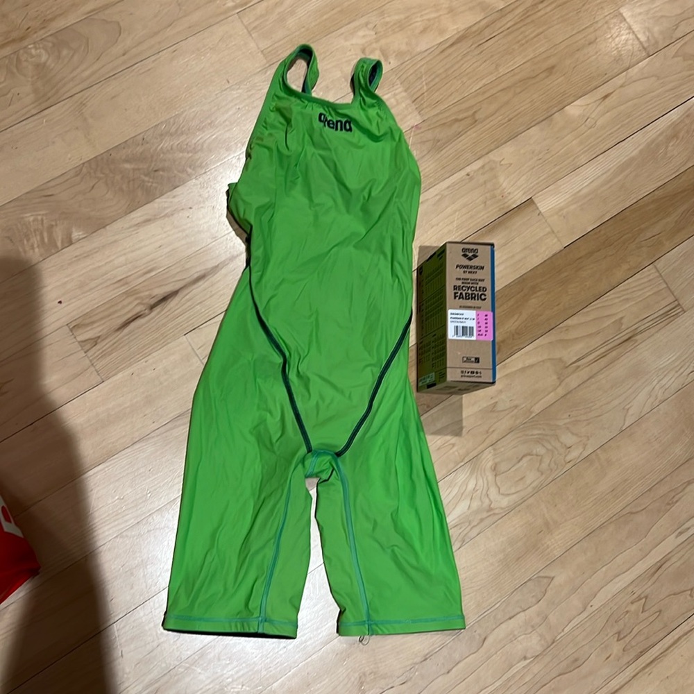 Arena Powerskin st next size 32